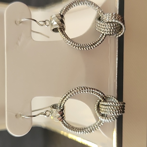 Silver plated hoop earrings - Picture 3 of 3